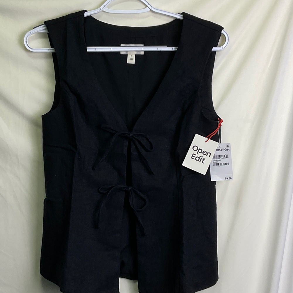 Open Edit Linen Black Sleeveless Tie-Front Vest